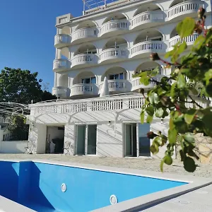 https://villa-bellevue-51250.primorje-gorskikotar.com