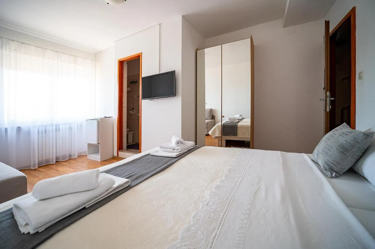 Guest House Ero Sukošan