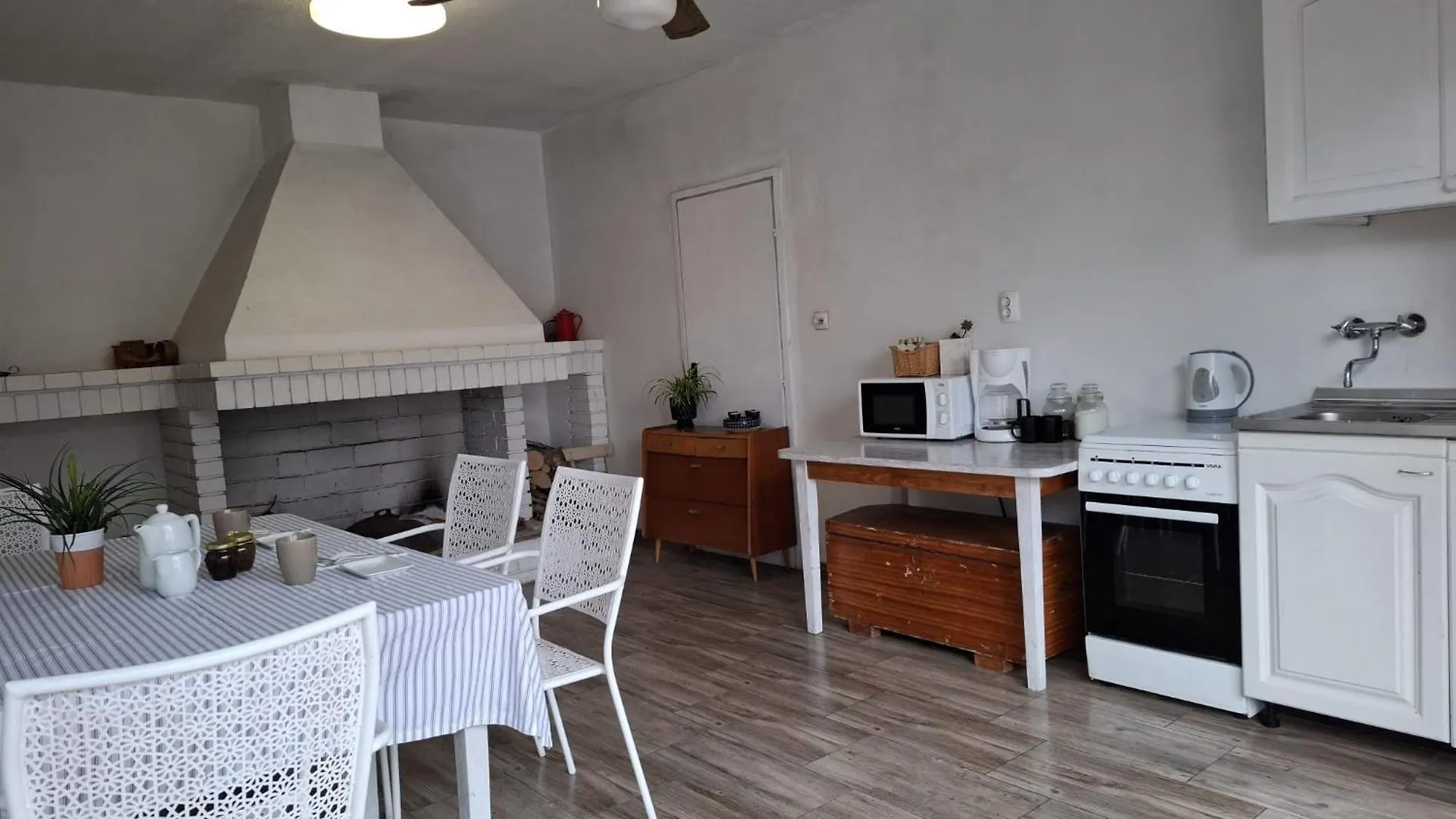 Guest House Ero Sukošan