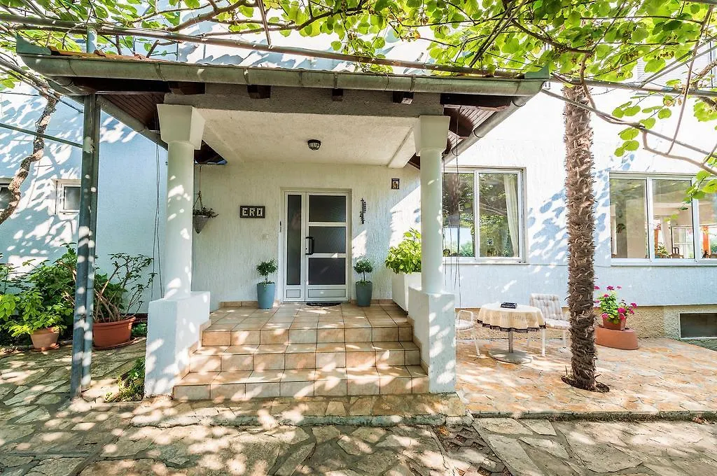 Guest House Ero Sukošan