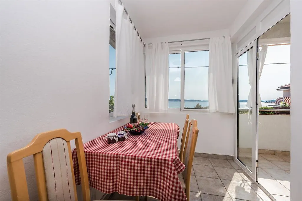 Guest House Ero Sukošan
