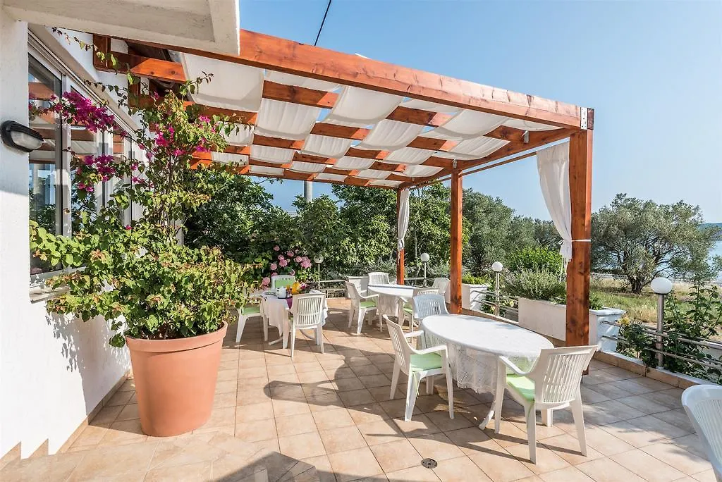 Guest House Ero Sukošan