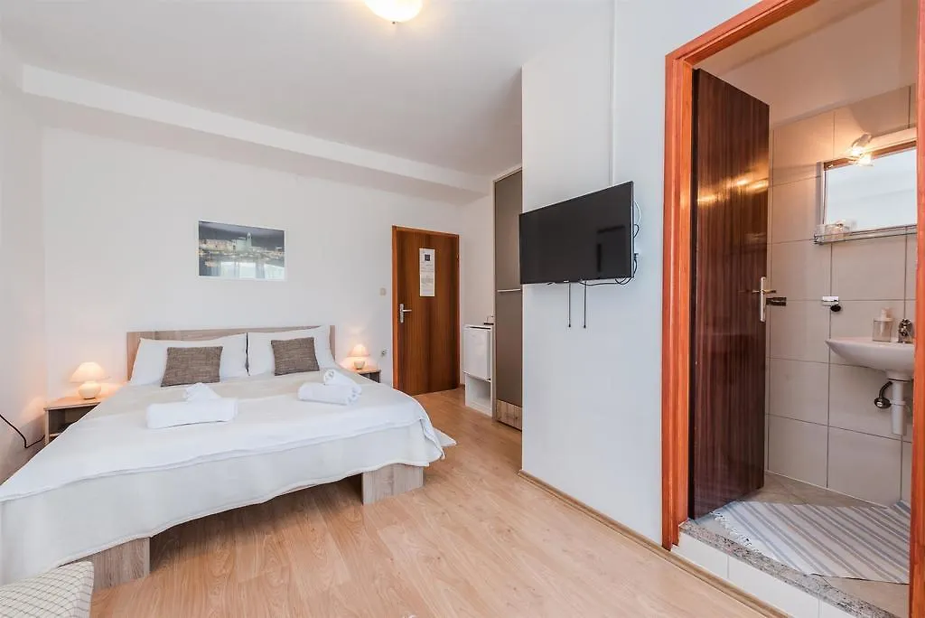 Guest House Ero Sukošan